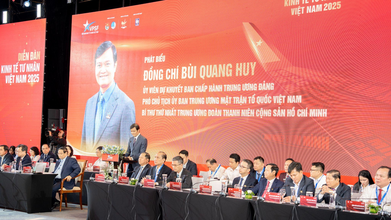 Ông Bùi Quang Huy, Bí thư thứ nhất Trung ương Đoàn Thanh niên Cộng sản Hồ Chí Minh phát biểu tại Diễn đàn