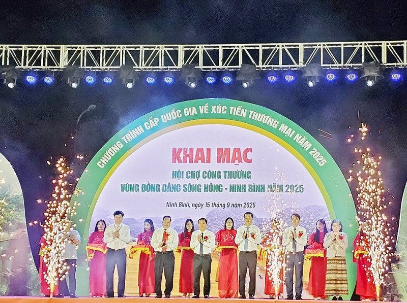 Hội chợ kéo dài từ ngày 15/9 đến hết 21/9/2025, có quy mô 250 gian hàng, quy tụ gần 150 đơn vị, doanh nghiệp, hợp tác xã và tổ chức, cá nhân