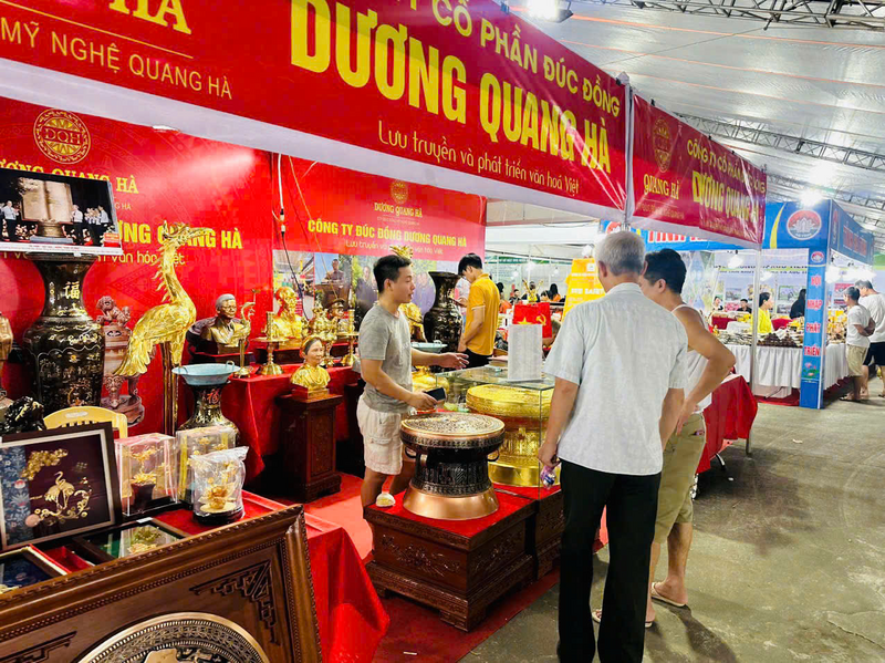Công ty CP Đúc đồng Dương Quang Hà chúng tôi giới thiệu tinh hoa nghề truyền thống đến đông đảo khách hàng, đặc biệt là khách du lịch quốc tế