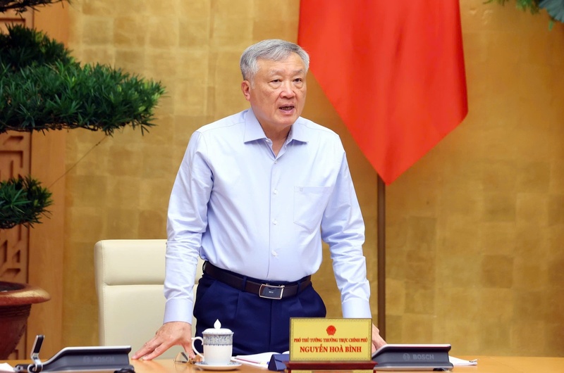 Phó Thủ tướng Thường trực Chính phủ Nguyễn Hòa Bình phát biểu kết luận cuộc họp. Ảnh: VGP/Nguyễn Hoàng