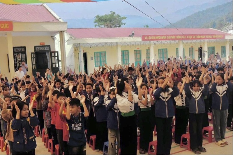 Hình ảnh trong hoạt động thiện nguyện của D Free Book