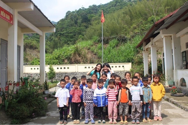 Hình ảnh trong hoạt động thiện nguyện của D Free Book