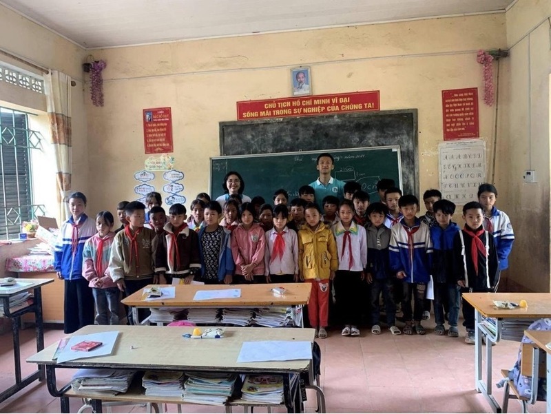 Hình ảnh trong hoạt động thiện nguyện của D Free Book