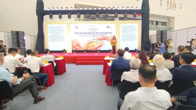 Hội chợ triển lãm công nghiệp hỗ trợ Hà Nội năm 2025 chính thức khai mạc vào sáng nay (18/9).