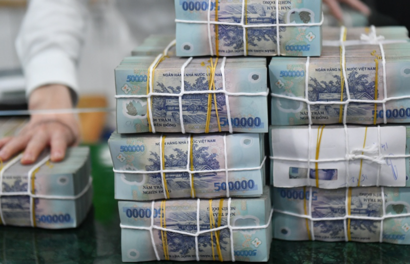 Các ngân hàng từ nay phải duy trì tỷ lệ an toàn vốn tối thiểu 8%. Ảnh: Duy Minh