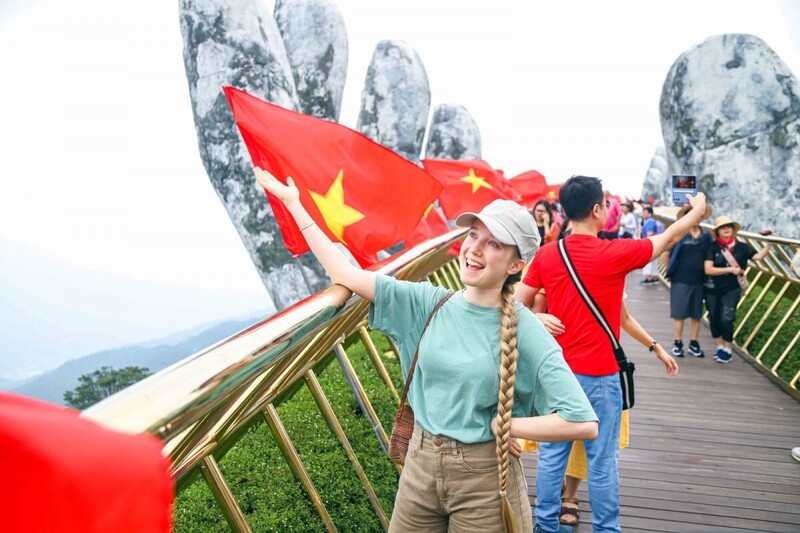 Ngành du lịch Việt Nam quyết tâm hoàn thành mục tiêu đón 25 triệu khách du lịch quốc tế năm 2025 theo Nghị quyết 226/NQ-CP của Chính phủ. Ảnh: TTXVN