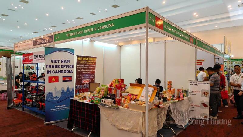 Thương vụ Việt Nam tại Campuchia phối hợp tổ chức gian hàng quốc gia Việt Nam tại Hội chợ Quốc tế Nông nghiệp Campuchia với sự tham gia của hơn 30 doanh nghiệp.