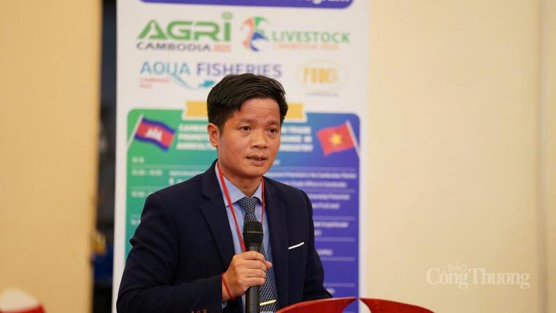 Tham tán thương mại Đỗ Việt Phương phát biểu tại Hội chợ Quốc tế Nông nghiệp Campuchia lần thứ 7. Ảnh: Phương Đỗ.