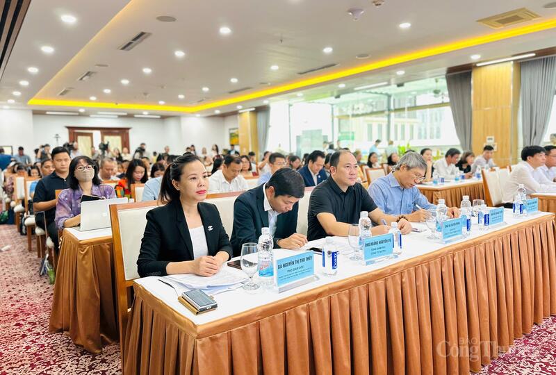 Các đại biểu tham dự hội thảo