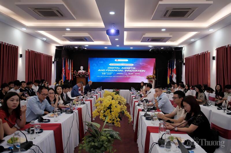 Hội thảo tập trung thảo luận những xu hướng mới của tài chính số. Ảnh: NH