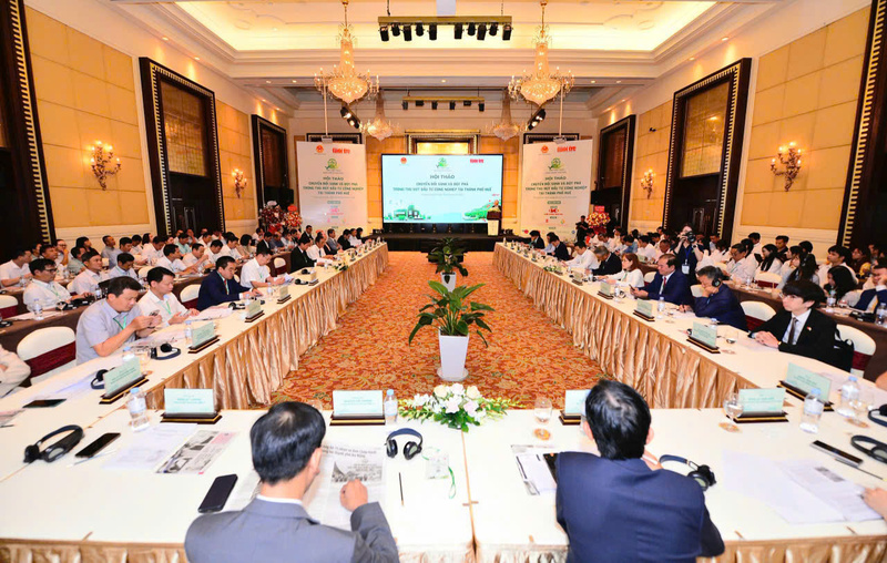 Quang cảnh hội thảo: "Chuyển đổi xanh và chiến lược thu hút đầu tư công nghiệp tại thành phố Huế". Ảnh: Nguyễn Tuấn