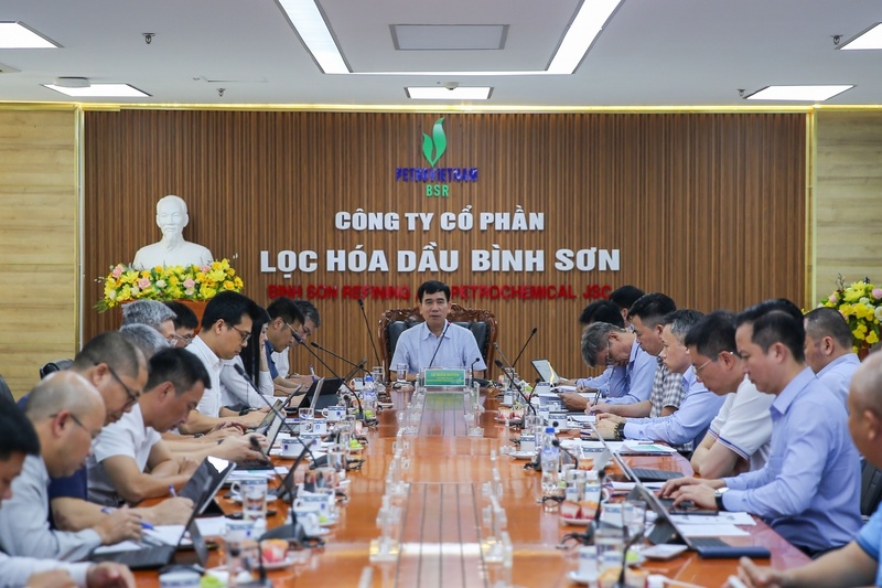 Phó Tổng Giám đốc Petrovietnam Lê Xuân Huyên kết luận buổi làm việc. (Ảnh BSR)