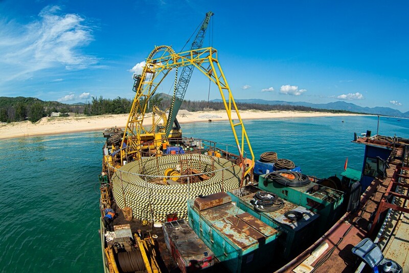 Đưa điện lưới quốc gia ra đảo Nhơn Châu. Ảnh tư liệu