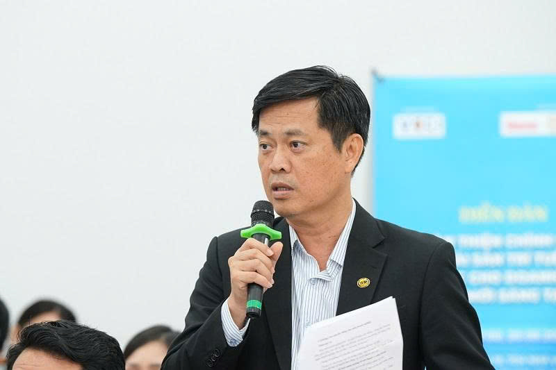 Đại diện Công ty CP Nhựa Bình Minh phát biểu tại diễn đàn