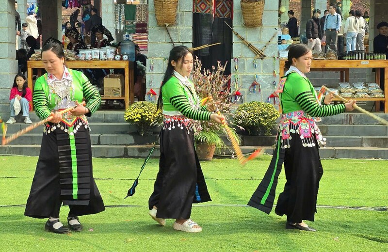 Chợ phiên vùng cao nơi lưu giữ bản sắc văn hóa cộng đồng. Ảnh minh họa