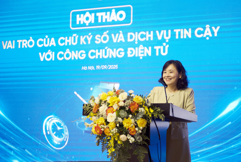 Bà Tô Thị Thu Hương, Giám đốc Trung tâm Chứng thực điện tử quốc gia (NEAC)