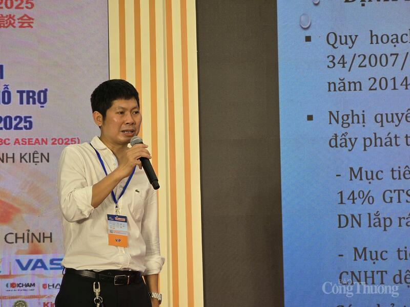 Ông Nguyễn Mạnh Linh - Phó Trưởng phòng Nghiên cứu Công nghiệp, Viện Nghiên cứu Chiến lược, Chính sách Công Thương chia sẻ tại hội thảo.