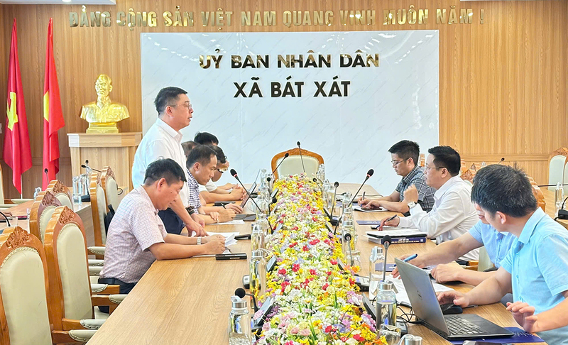 Tổng giám đốc EVNNPT Phạm Lê Phú phát biểu tại cuộc họp.