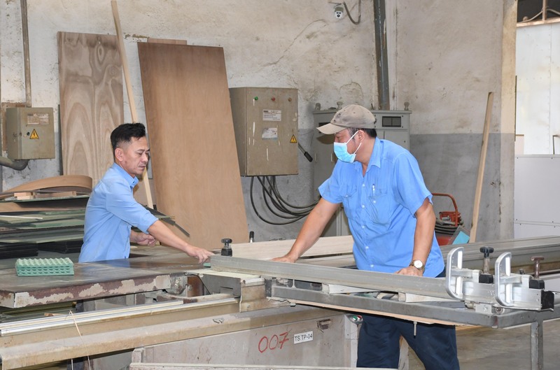 Đảm bảo điện ổn đinh cho hoạt động sản xuất của doanh nghiệp. Ảnh: Minh Khuê.