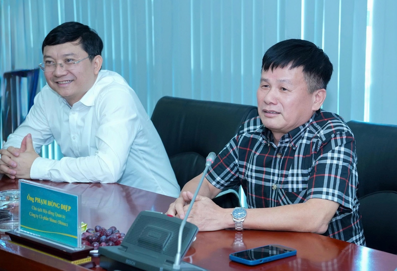 Lãnh đạo VPI (áo trắng) và Shinec thảo luận về các hướng hợp tác cụ thể, nhằm phát huy tiềm năng và thế mạnh của hai bên.