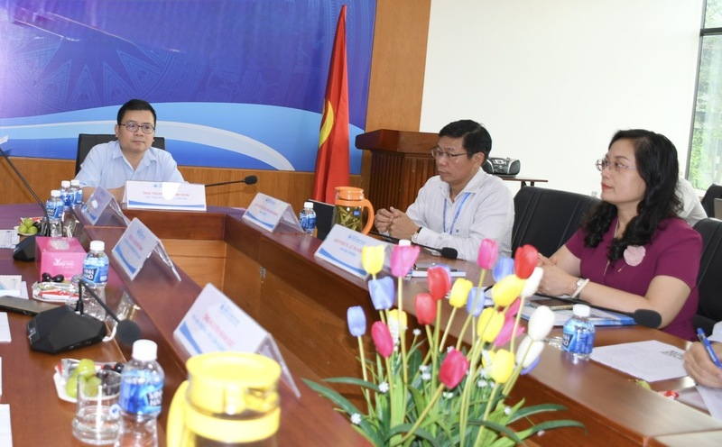 Thứ trưởng Bộ Công Thương Trương Thanh Hoài làm việc tại trường Đại học Công Thương TP. Hồ Chí Minh. Ảnh: Minh Khuê.