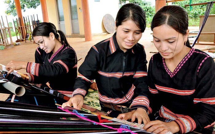 Cần thêm các chính sách để hỗ trợ đào tạo, tạo việc làm cho cộng đồng. Ảnh minh họa