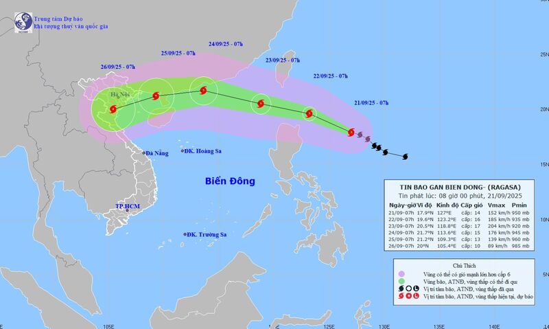 Dự báo hướng di chuyển của bão Ragasa. Ảnh- NCHMF