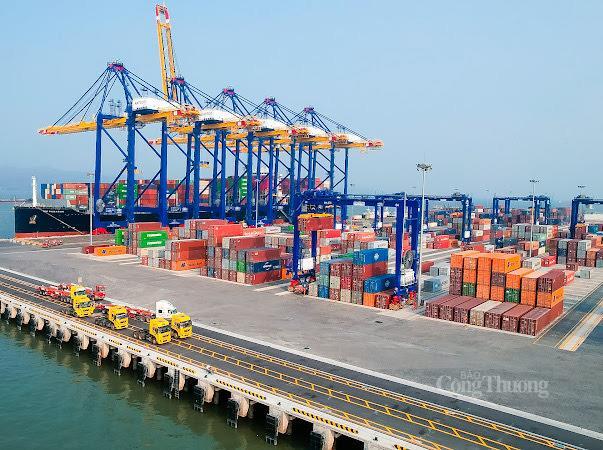 Cảng vụ Hàng hải Hải Phòng siết chặt quản lý, bảo đảm an toàn hàng hải lưu thông hàng hóa những tháng cao điểm cuối năm 2025