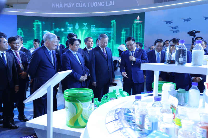 Tổng Bí thư Tô Lâm và Thủ tướng Chính phủ Phạm Minh Chính rất ấn tượng với những thành tựu mà Petrovietnam đã đạt được.