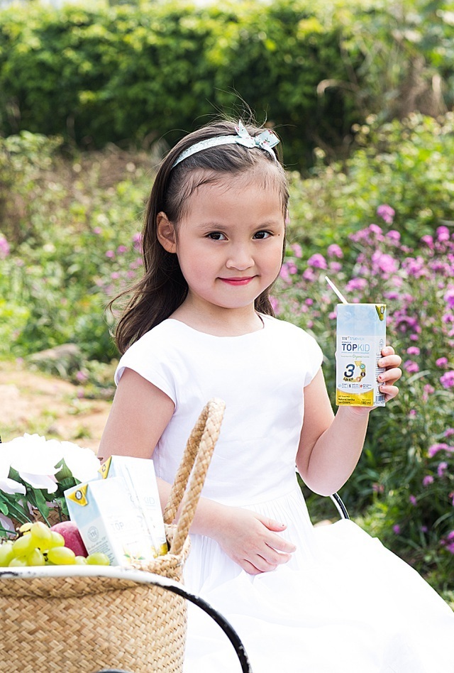 Sữa tươi tiệt trùng TH true MILK công thức TOPKID sử dụng nguyên liệu sữa tươi hữu cơ.