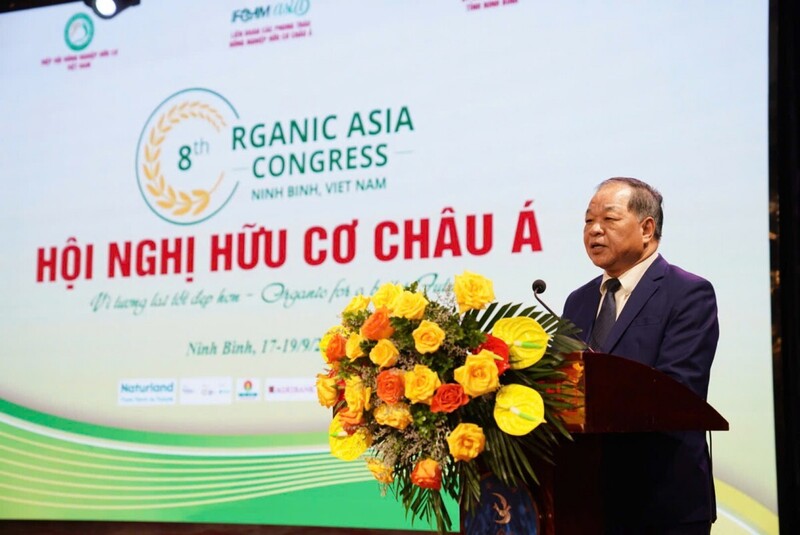 Tiến sĩ Khoa học Hà Phúc Mịch – Chủ tịch Hiệp hội Nông nghiệp Hữu cơ Việt Nam phát biểu tại Hội nghị