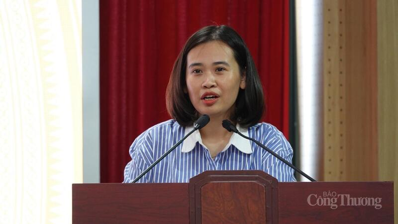 TS. Nguyễn Bích Ngọc - Chủ nhiệm đề tài, Phó Viện trưởng Viện Thương mại và Kinh tế quốc tế (Trường Đại học Kinh tế quốc dân) phát biểu tại hội thảo