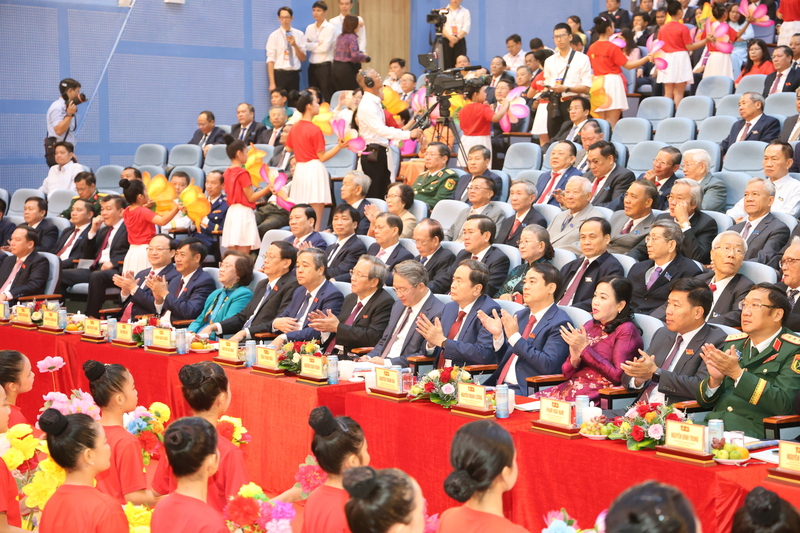 Đông đảo các đại biểu tham dự Đại hội.
