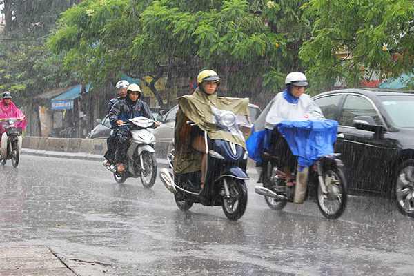Hà Nội ngày nắng, chiều tối có mưa. Ảnh minh hoạ