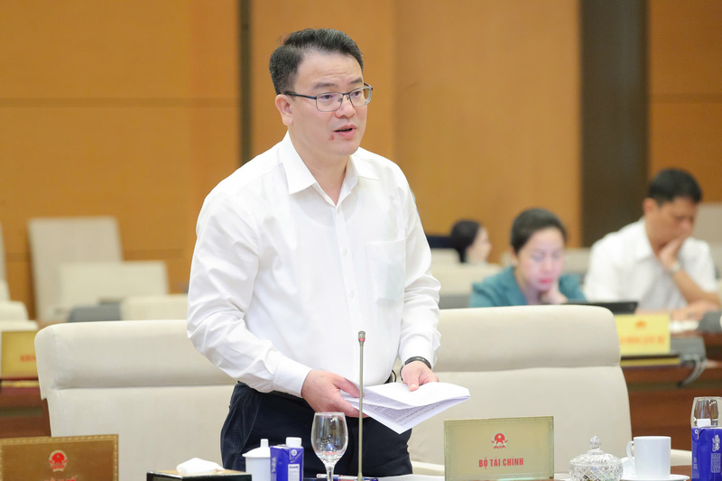 Thứ trưởng Bộ Tài chính Trần Quốc Phương.