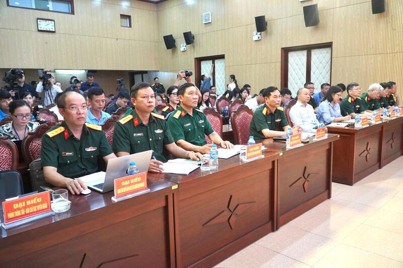 Đại diện nhiều cơ quan Trung ương, các đơn vị thuộc Bộ Quốc phòng và các phóng viên báo chí trong và ngoài quân đội dự buổi họp báo.