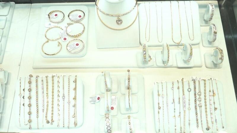 Giá vàng thế giới tiếp tục biến động trước loạt chính sách mới. Ảnh: P.C