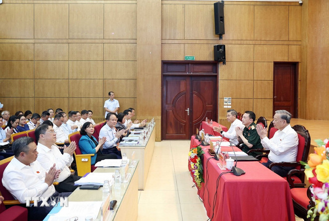 Tổng Bí thư Tô Lâm tiếp xúc cử tri trước Kỳ họp thứ 10, Quốc hội khóa XV. Ảnh: TTXVN