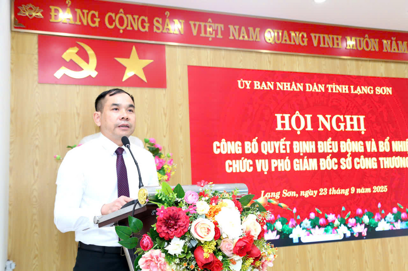 Ông Hoàng Khánh Duy bày tỏ niềm vinh dự và cam kết sẽ phát huy năng lực, kinh nghiệm cùng tập thể Ban Giám đốc Sở Công Thương tỉnh hoàn thành tốt nhiệm vụ được giao. Ảnh: Hoàng Nguyễn