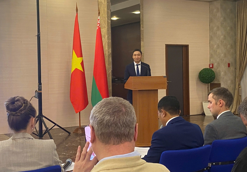 Ông Hoàng Minh Chiến – Phó Cục trưởng Cục Xúc tiến thương mại phát biểu tại diễn đàn.