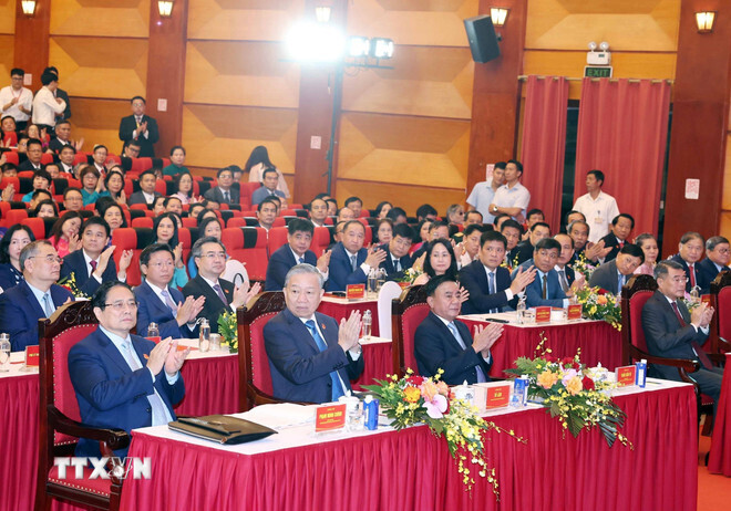 Tổng Bí thư Tô Lâm cùng các đồng chí lãnh đạo, nguyên lãnh đạo Đảng, Nhà nước dự đại hội. Ảnh: Thống Nhất/TTXVN