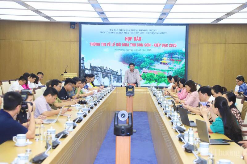 Ông Nguyễn Quang Phúc, Trưởng Ban Tuyên giáo và Dân vận Thành ủy Hải Phòng phát biểu tại sự kiện.