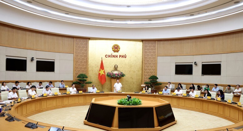 Phó Thủ tướng cho rằng cần phải "giải mã" vấn đề chỉ một đầu mối thực hiện nhiệm vụ về an toàn thực phẩm - Ảnh: VGP/Nguyễn Đức