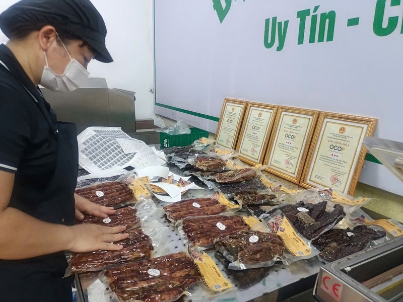 Thịt trâu gác bếp Lèo Thủy (Ảnh: Lưu Hoà)