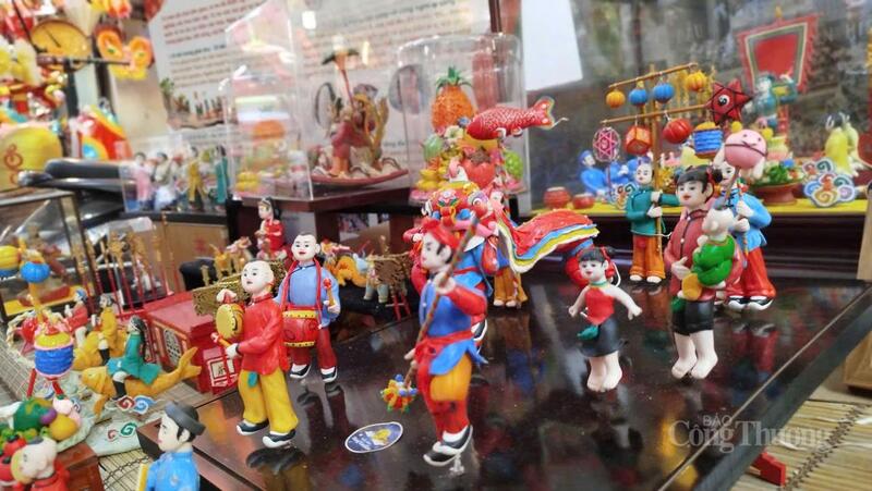 Bộ tò he “Rước đèn” có giá 5 triệu đồng.