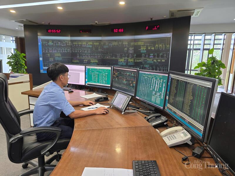Thống nhất chọn phương án dựa trên dự báo phụ tải của các Tổng công ty điện lực và bản tin thủy văn trung bình cho điều độ hệ thống điện tháng 10.2025