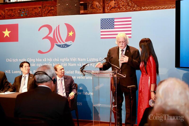 Cựu binh Hoa Kỳ John Terzano đã có những chia sẻ đầy xúc động tại buổi gặp mặt.
