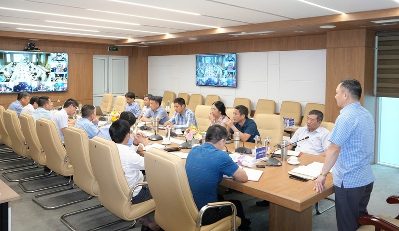 Chiều ngày 23/9/2025, dưới sự chủ trì của ông Hoàng Hải - Giám đốc Công ty, PC Thanh Hóa đã họp triển khai công tác ứng phó với cơn bão số 9 (Ragasa). Ảnh: Hùng Mạnh