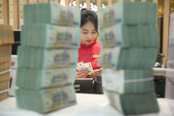 Các gói sản phẩm mà các ngân hàng đang tung ra nhằm tạo điều kiện tiếp cận vốn thuận lợi hơn cho doanh nghiệp. Ảnh: Duy Linh