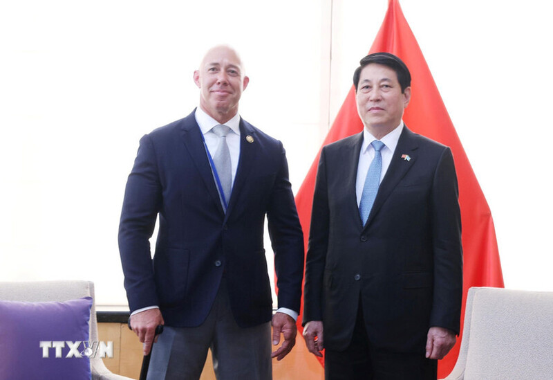 Chủ tịch nước Lương Cường tiếp Hạ Nghị sỹ Brian Mast, Chủ tịch Uỷ ban Đối ngoại Hạ viện Hoa Kỳ. Ảnh: Lâm Khánh/TTXVN